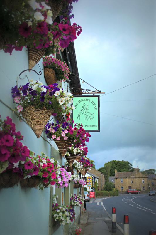 The Boars Head Hotel Skipton Exterior photo